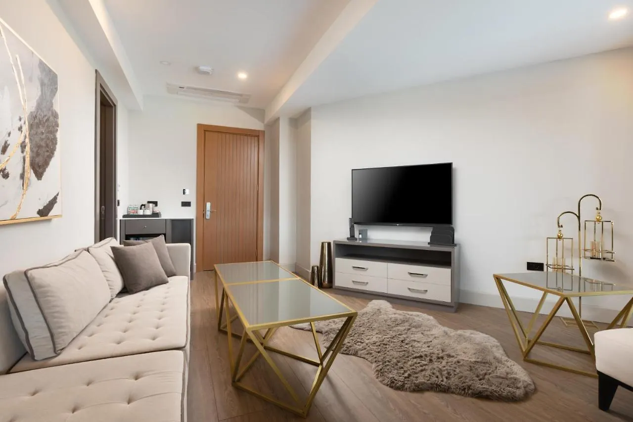 Unique Life Style Hotel كوشاداسيه