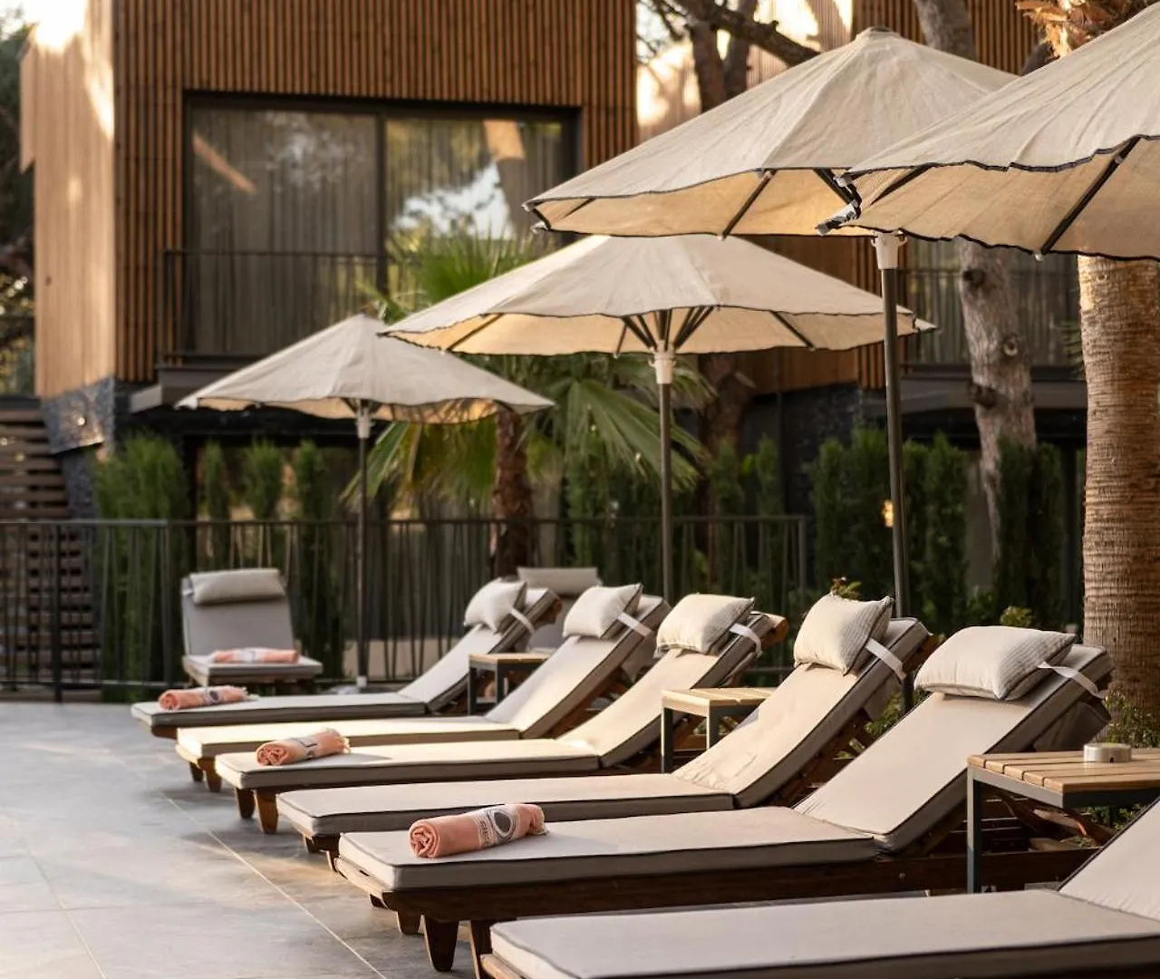 Unique Life Style Hotel كوشاداسيه